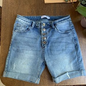 Miss Look Long Multi-Buttoned Jean Shorts